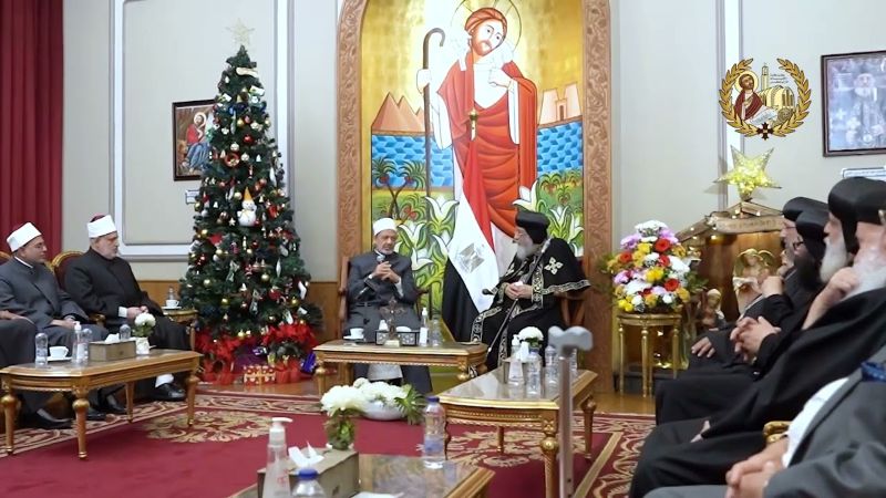 Dalam kunjungan natal ke Katedral Mesir, Imam Akbar Al-Azhar serukan agresi Israel di Gaza segera dihentikan